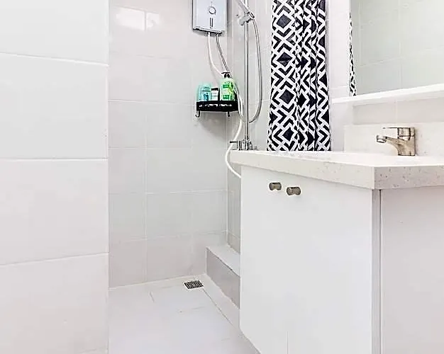 Hotel Evania By J&j Homes